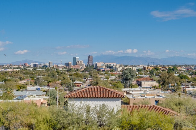 property at 40 N Bella Vista Dr