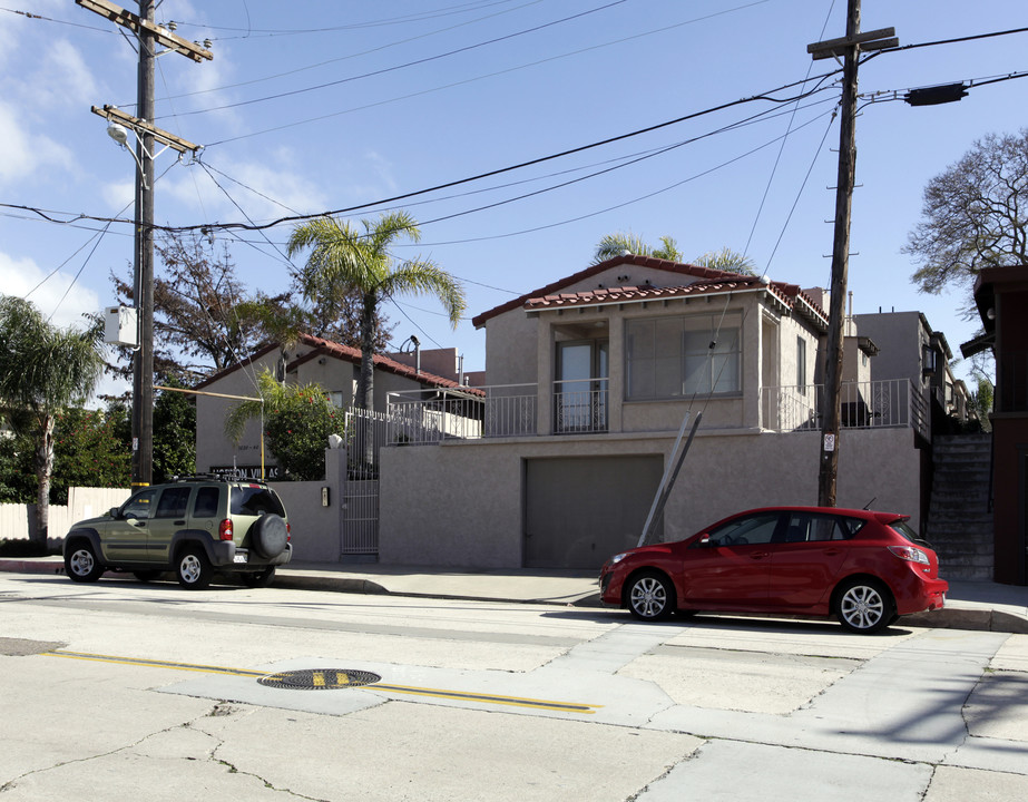 Horton Villas in San Diego, CA - Building Photo