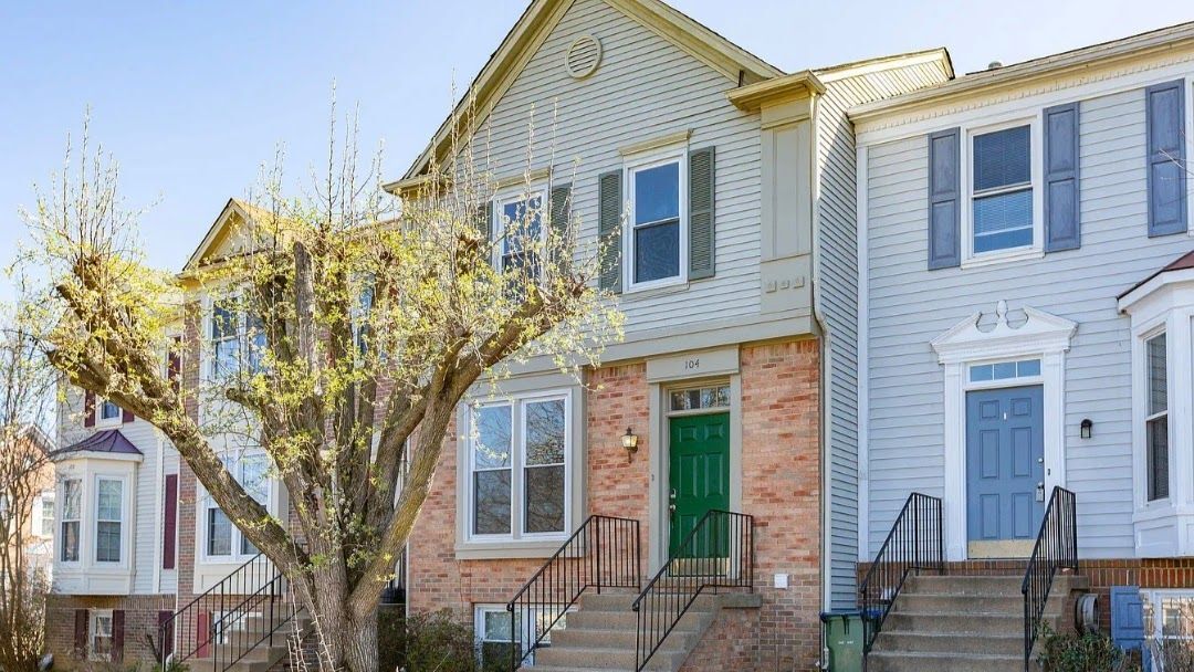104 Harrogate Rd in Fredericksburg, VA - Foto de edificio
