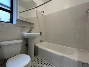 212 Grand St in New York, NY - Building Photo - Building Photo
