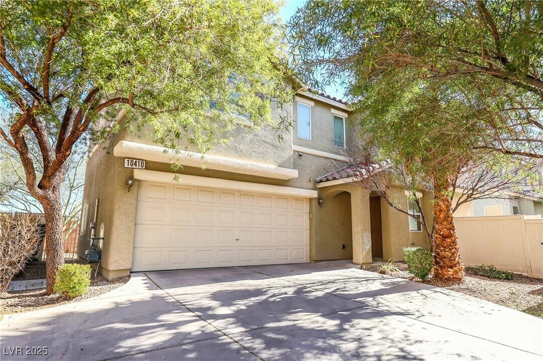 10410 Lady Angela St in Las Vegas, NV - Building Photo