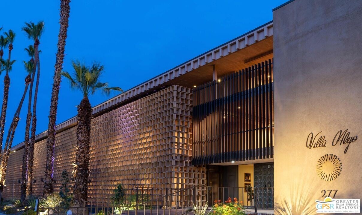 277 E Alejo Rd in Palm Springs, CA - Building Photo