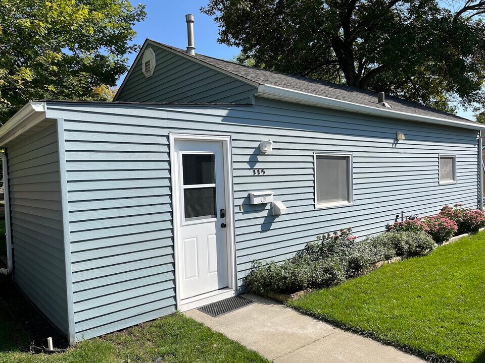 115 5th Ave W in West Fargo, ND - Building Photo