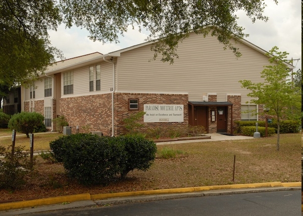 Paradise Moultrie in Moultrie, GA - Building Photo