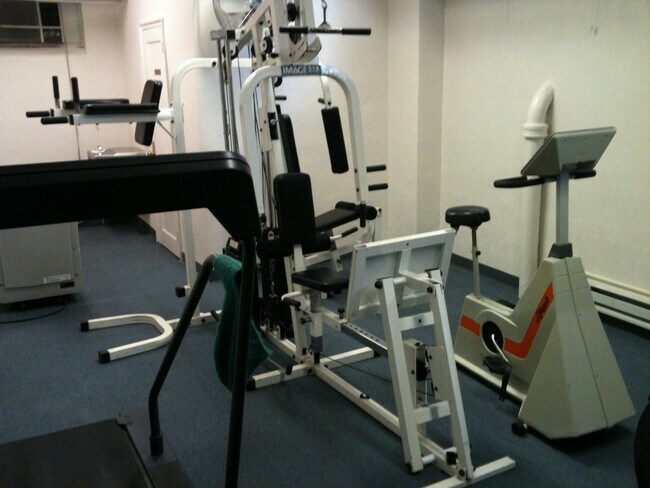 1010 25th St NW, Unit 609 in Washington, DC - Building Photo - Building Photo