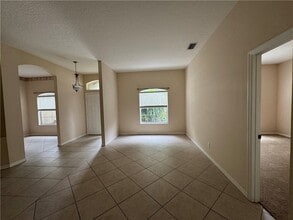 707 46th Square in Vero Beach, FL - Building Photo - Building Photo