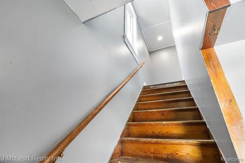 4689 Center St, Unit 1/2 in Millington, MI - Foto de edificio