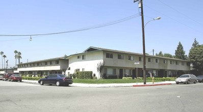 Grovecenter Apartments in West Covina, CA - Building Photo - Building Photo