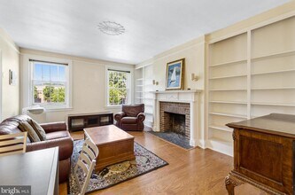 3507 N Charles St, Unit 201 in Baltimore, MD - Foto de edificio - Building Photo