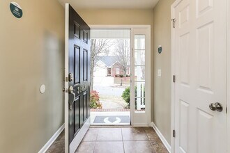 3803 Bluestem Dr in Greensboro, NC - Foto de edificio - Building Photo