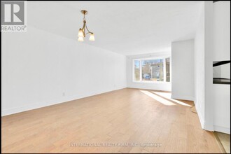 43 Bailey Crescent in Aurora, ON - Building Photo - Building Photo