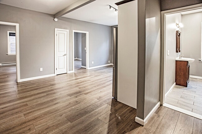 100 W Broad St in Paulsboro, NJ - Building Photo - Building Photo