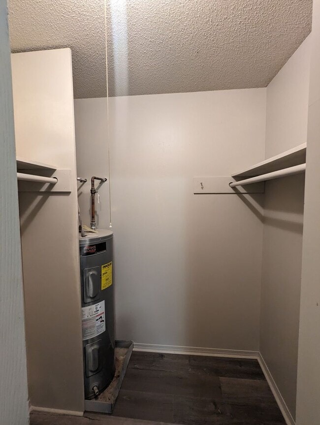 property at 2915 Leeway Dr