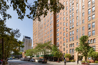 London Terrace Towers in New York, NY - Building Photo - Building Photo