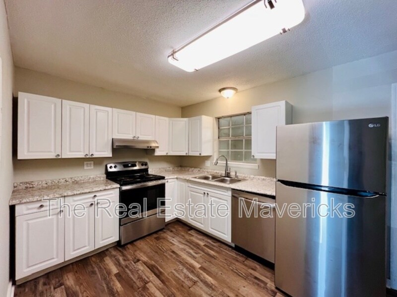 39 Gale St in Ringgold, GA - Building Photo