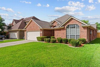 10115 Willow Crossing Dr in Houston, TX - Building Photo - Building Photo
