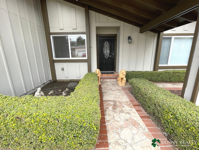 210 Monterey Rd in Pacifica, CA - Building Photo - Building Photo
