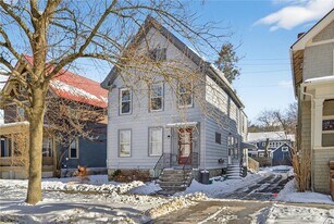 607 N Cayuga St in Ithaca, NY - Building Photo