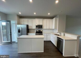 1113 Rampart Dr in Fredericksburg, VA - Building Photo - Building Photo