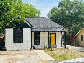 125 Ada St in San Antonio, TX - Building Photo