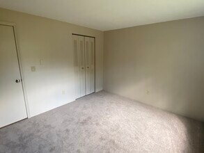 50 English Village Rd, Unit 103R in Manchester, NH - Building Photo - Building Photo