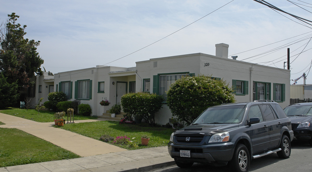 320 43rd St in Richmond, CA - Building Photo