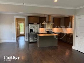 3330 Sawyer Dr in Hoover, AL - Foto de edificio - Building Photo