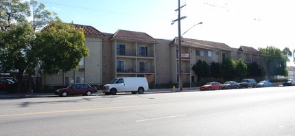 Encanto Apartments in North Hollywood, CA - Building Photo - Building Photo