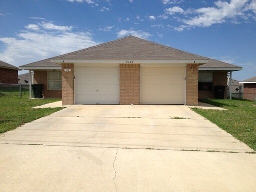 2700 Edgefield St in Killeen, TX - Building Photo