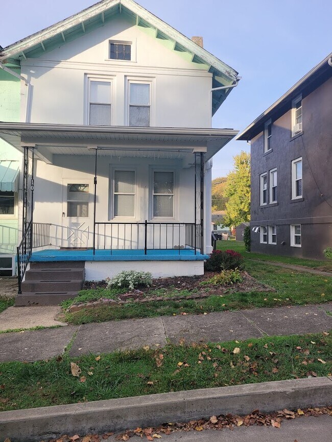 10 4th St Rentals in Beech Bottom, WV