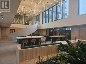 3071 Trafalgar Rd in Oakville, ON - Building Photo - Building Photo