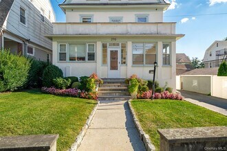 270 Sickles Ave in New Rochelle, NY - Building Photo - Building Photo