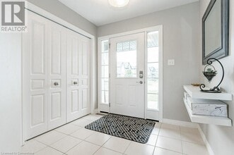 131 Hardcastle Dr in Cambridge, ON - Building Photo - Building Photo