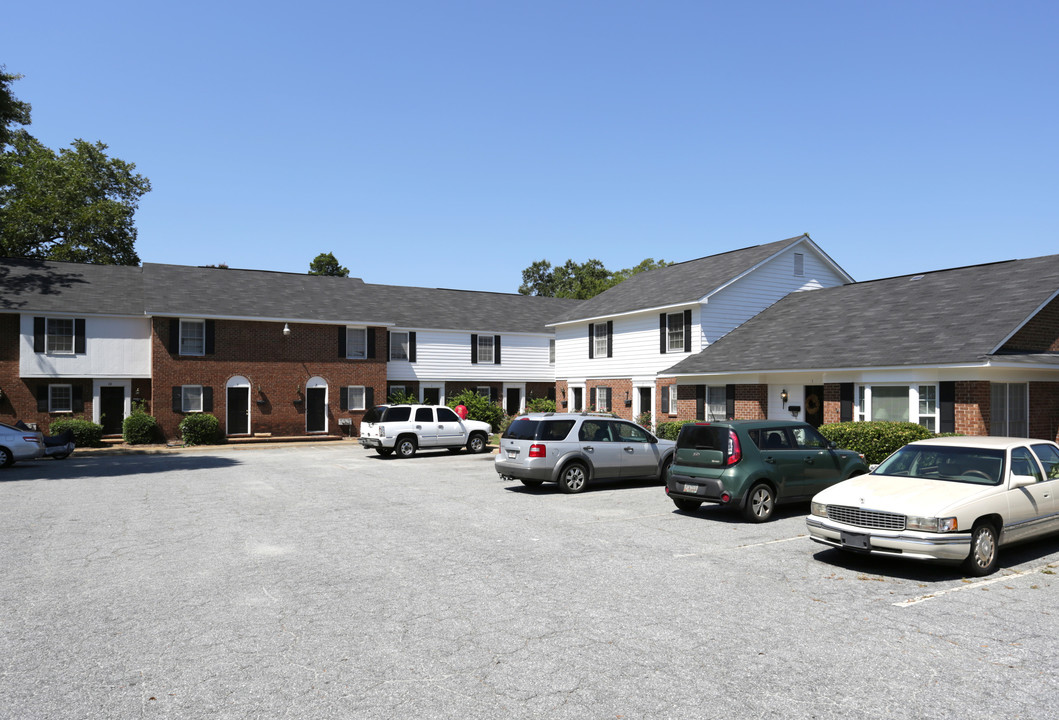 Hilltop Apartments in Columbus, GA - Building Photo