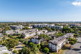 Banyan Club in Pompano Beach, FL - Building Photo - Building Photo