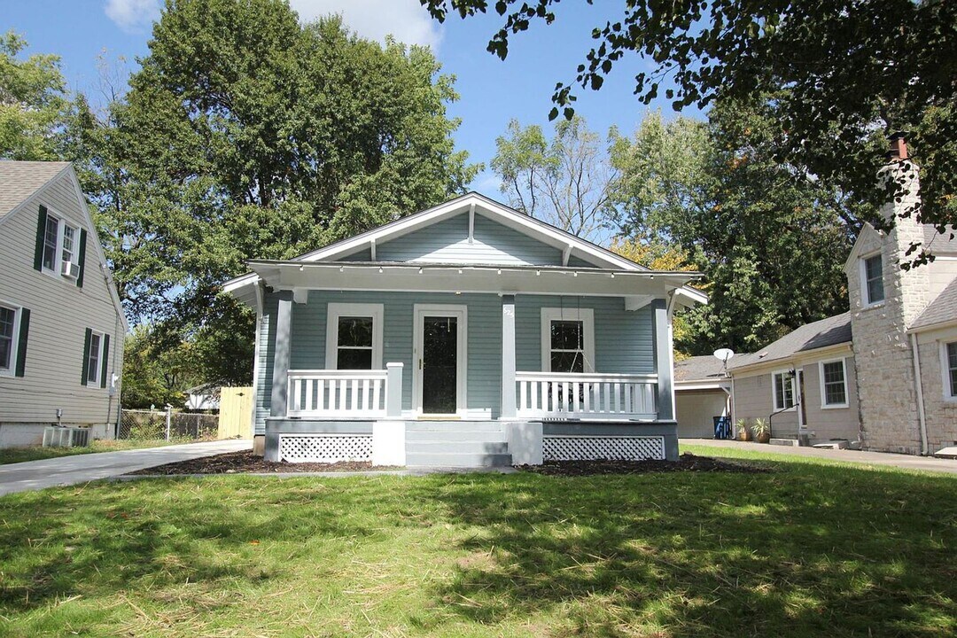 625 E Cozy St in Springfield, MO - Building Photo