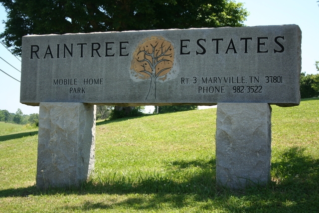 Raintree Estates in Maryville, TN - Building Photo