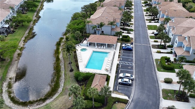 8310 Village Edge Cir in Ft. Myers, FL - Building Photo - Building Photo