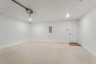 1985 Vale Ave in Fayetteville, AR - Building Photo - Building Photo