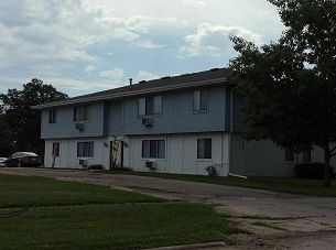 2921 9th St in Marion, IA - Foto de edificio