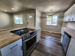 2874 Carmel Cir in Colorado Springs, CO - Building Photo - Building Photo