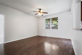 1104 Primrose Dr in Sanger, TX - Building Photo - Building Photo