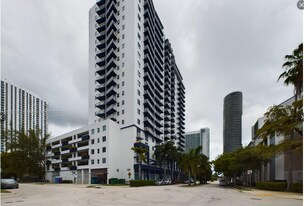 275 NE 18th St, Unit 1903 in Miami, FL - Building Photo