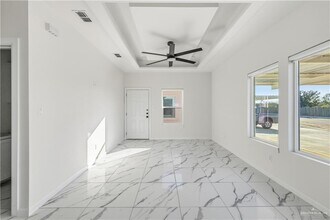 21 N Abesam Ave in Edinburg, TX - Building Photo - Building Photo