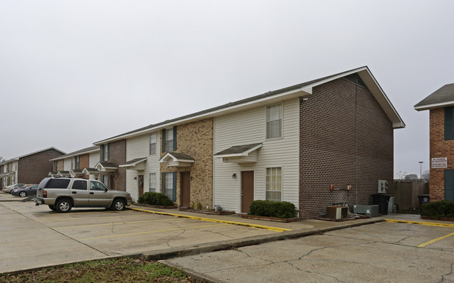 Bristoe Townhomes in Baton Rouge, LA - Foto de edificio - Building Photo