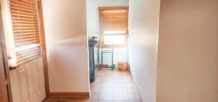 6625 Washington Ave in Mount Pleasant, WI - Building Photo - Building Photo