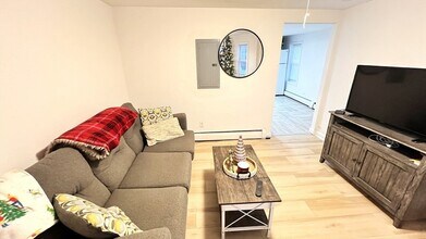 50 Conant St, Unit A in Danvers, MA - Foto de edificio - Building Photo