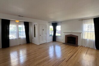 2431 Walgrove Ave in Los Angeles, CA - Building Photo - Building Photo