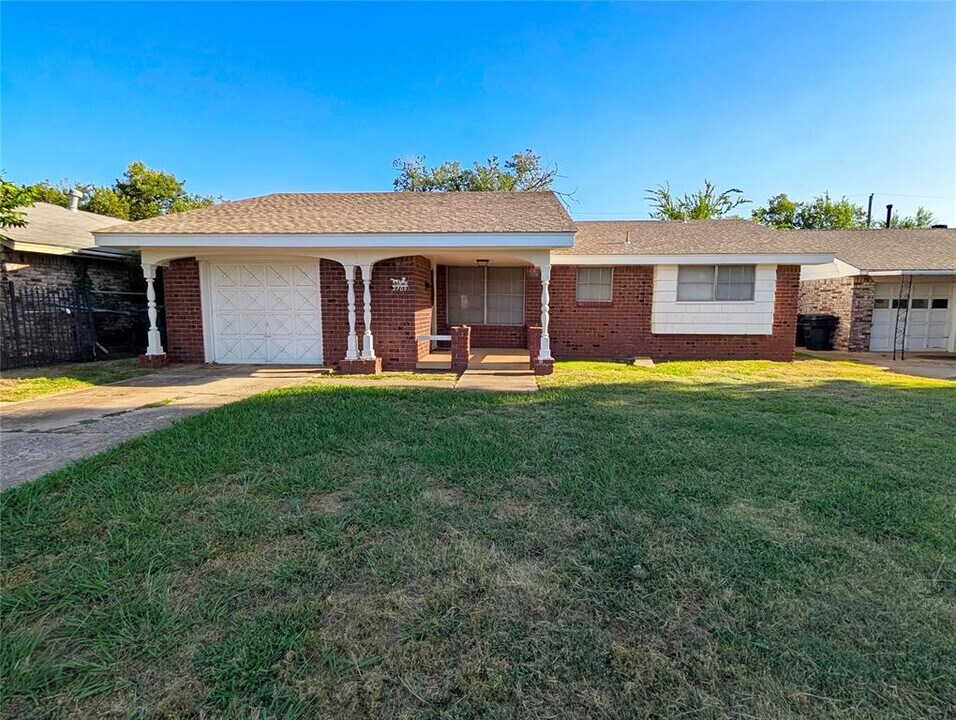 2709 SW 55th St in Oklahoma City, OK - Building Photo