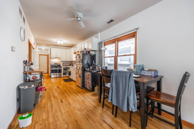918 N Paulina St, Unit 2 in Chicago, IL - Building Photo - Building Photo